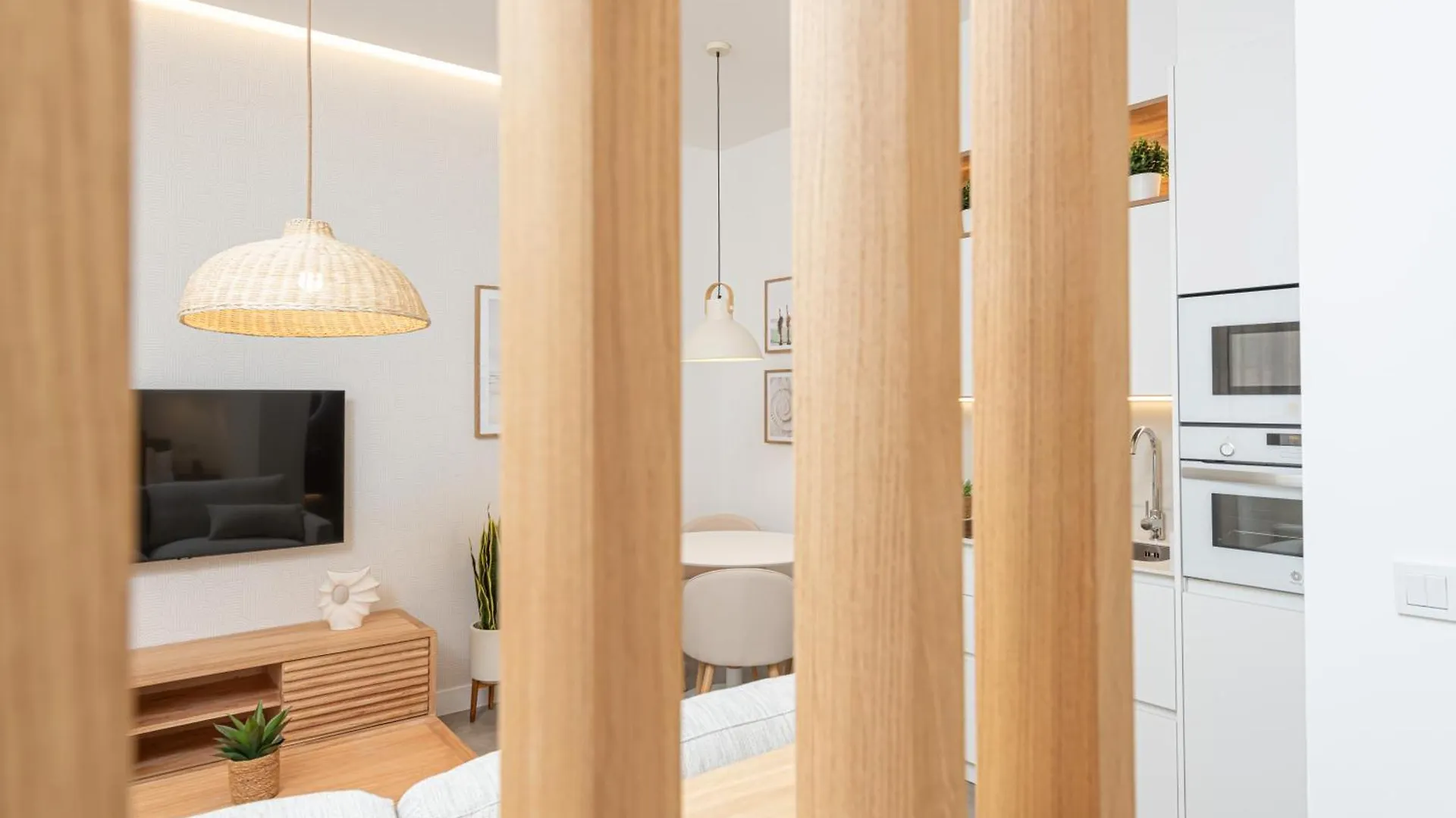 Wintowinrentals Goleta Suites 0B Malaga Apartment
