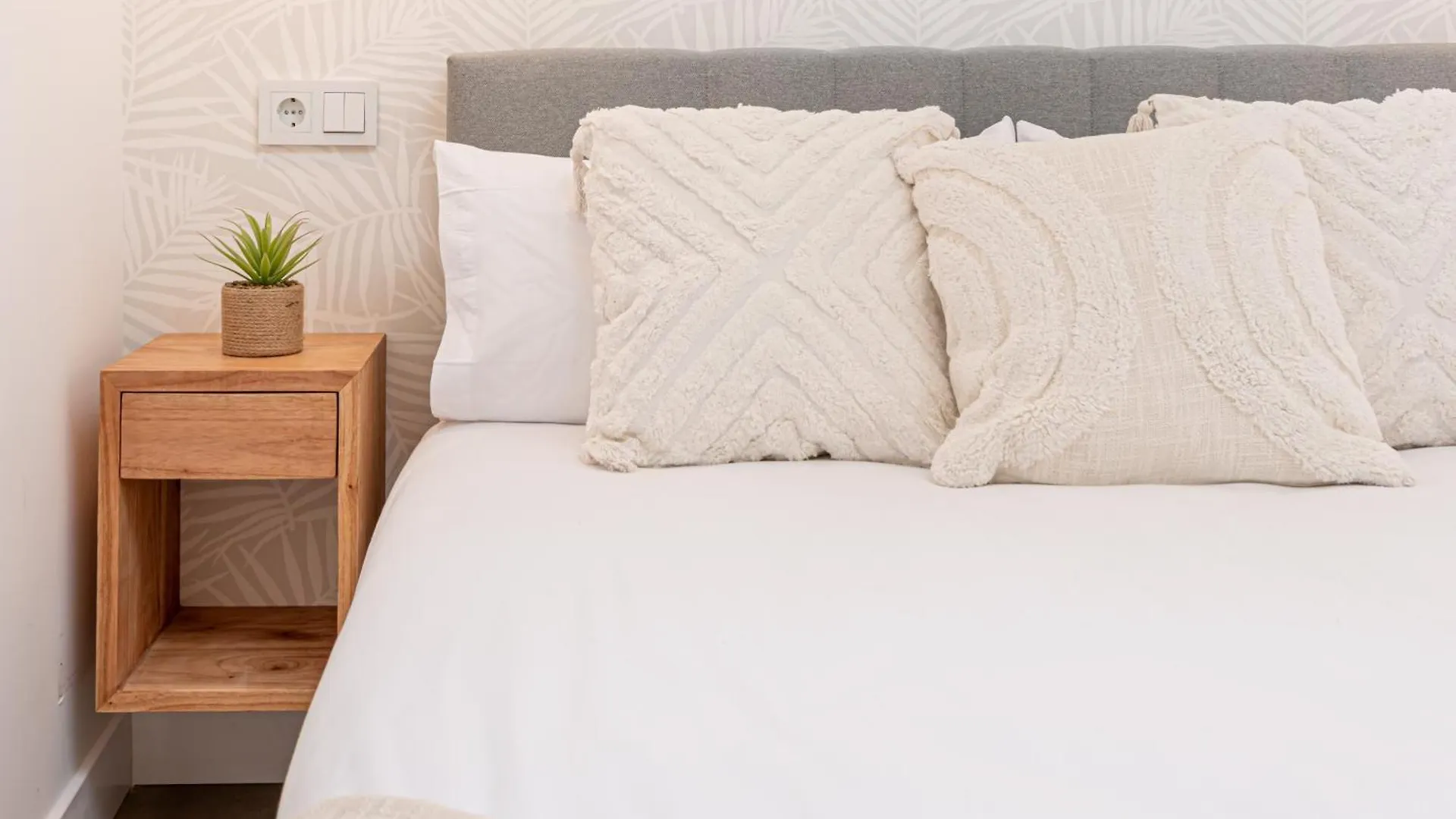 Wintowinrentals Goleta Suites 0B Malaga