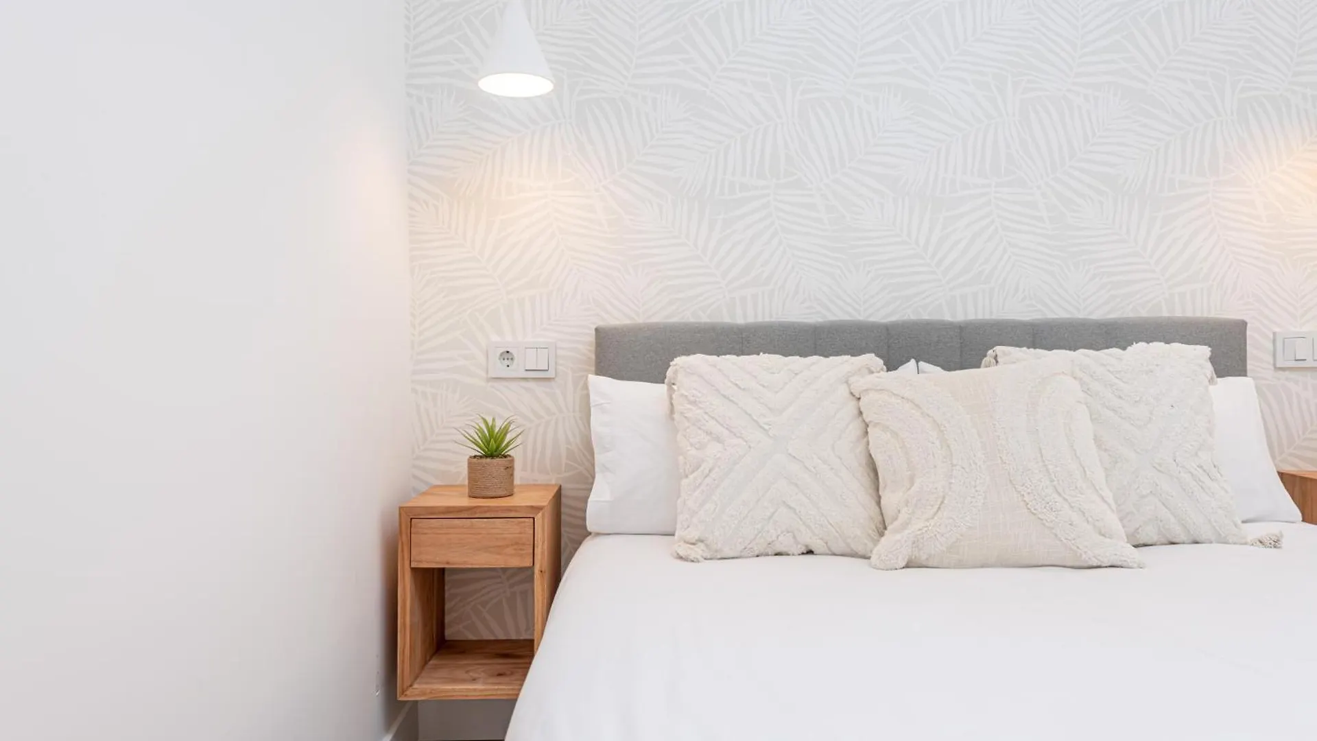 Apartment Wintowinrentals Goleta Suites 0B Malaga
