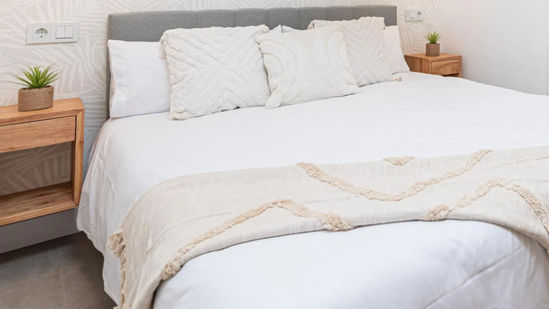 Apartment Wintowinrentals Goleta Suites 0B Malaga