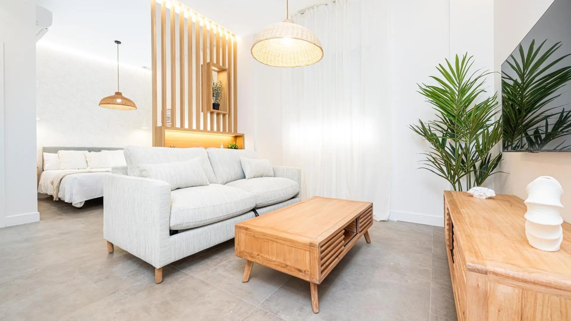 Wintowinrentals Goleta Suites 0B Malaga Apartment