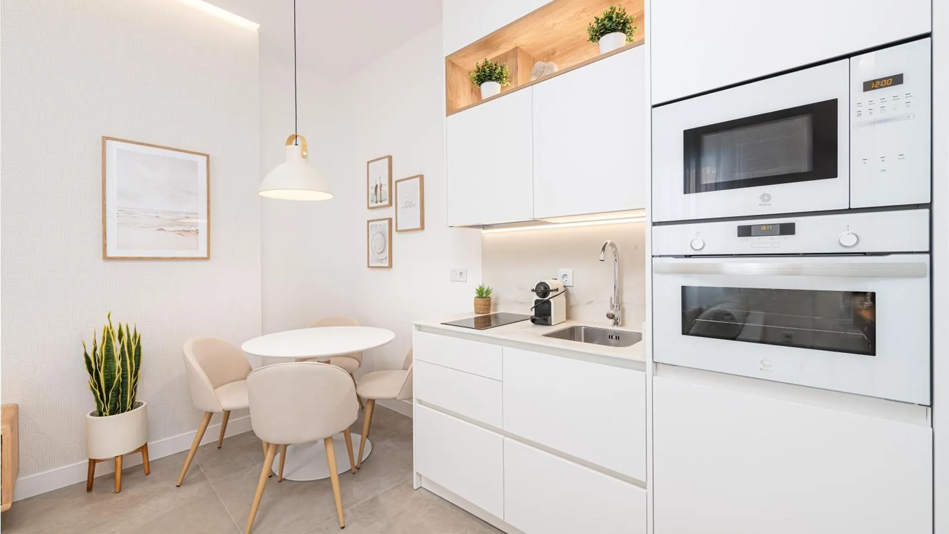 Wintowinrentals Goleta Suites 0B Málaga Daire